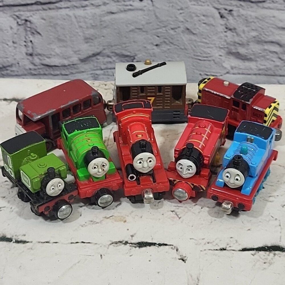 Thomas And Friends Train Take Along N Play Vintage Diecast Magnetic Lot Of 8